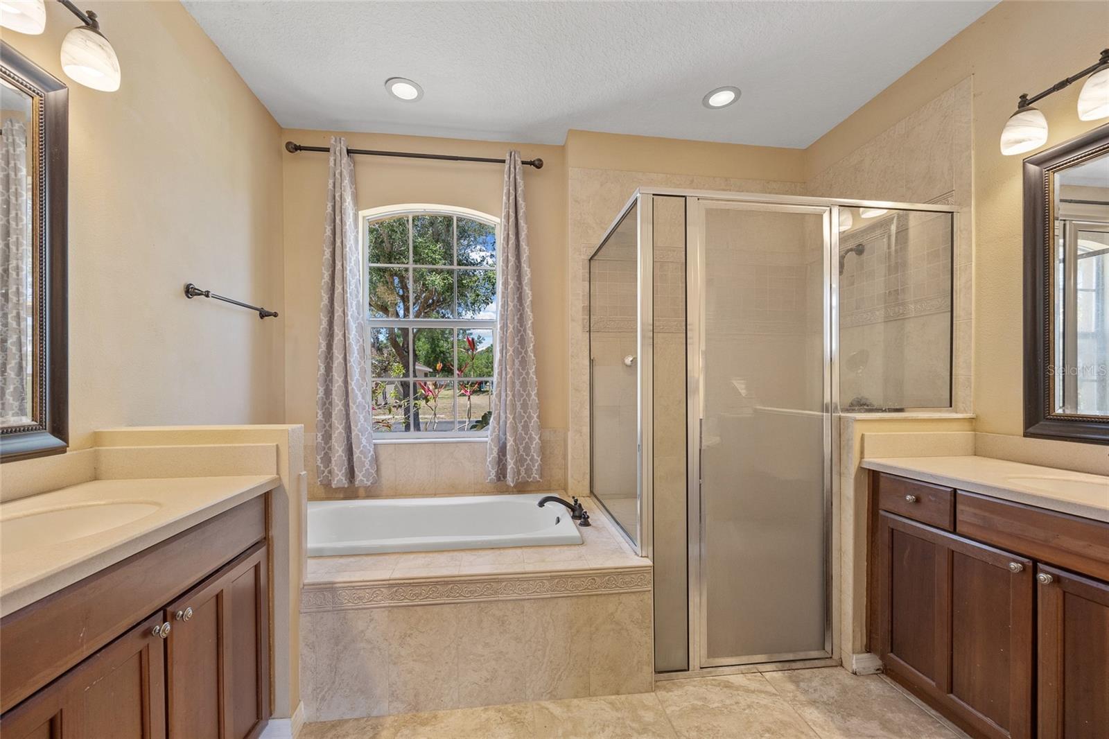 Image 16 of 48 For 2871 Suncoast Lakes Boulevard