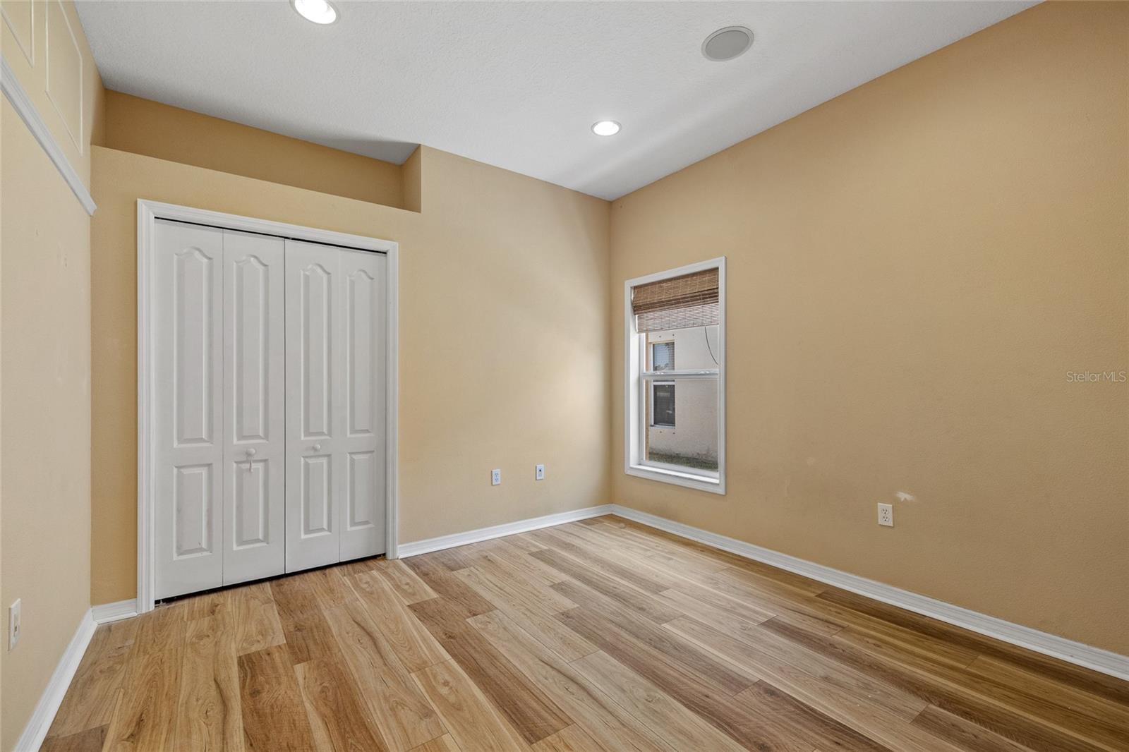 Image 21 of 48 For 2871 Suncoast Lakes Boulevard