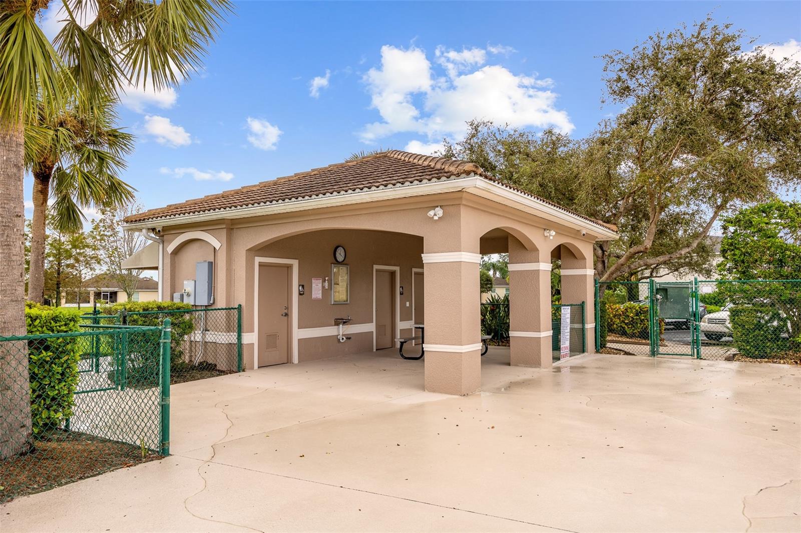 Image 35 of 48 For 2871 Suncoast Lakes Boulevard