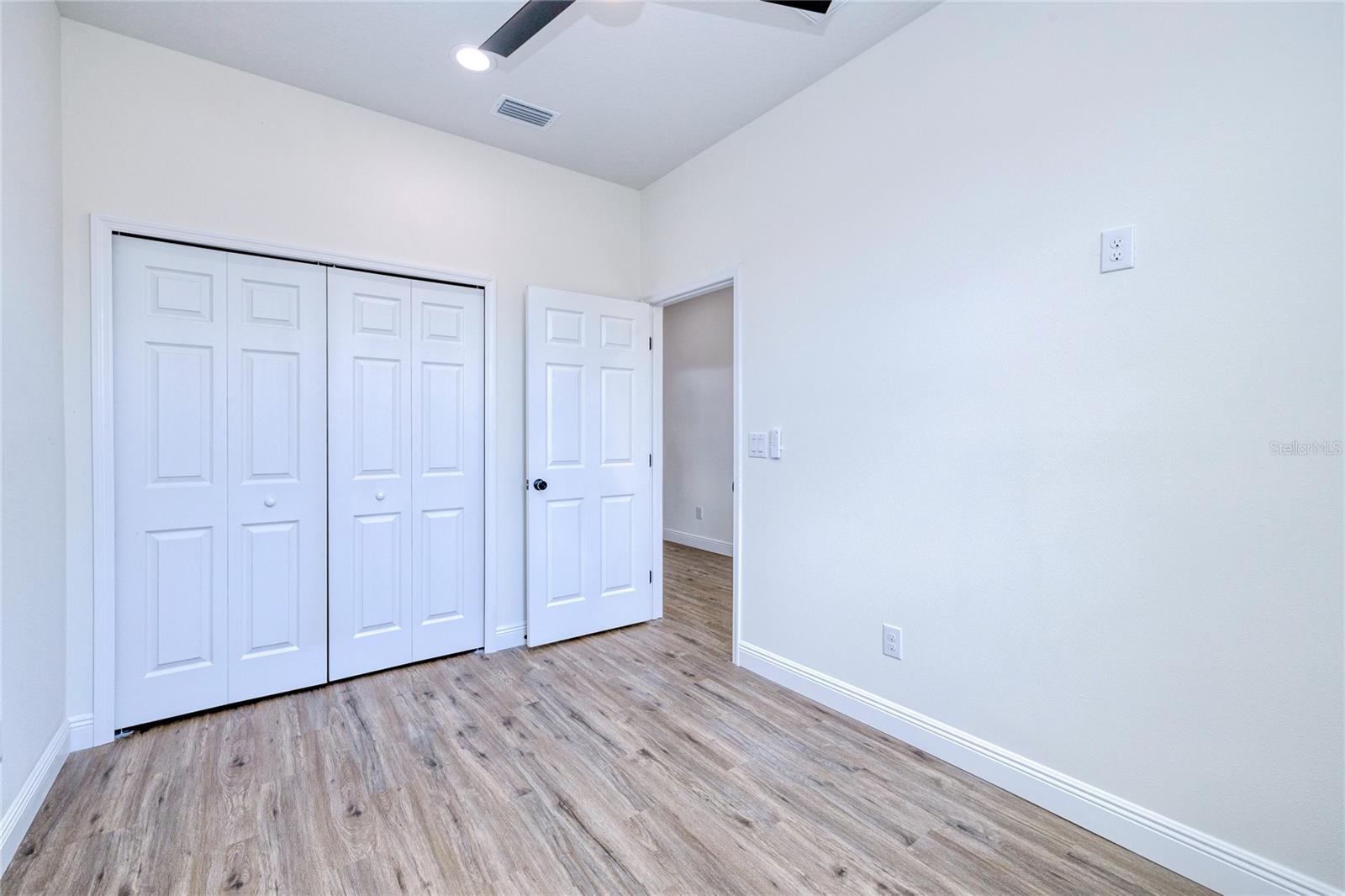Image 4 of 48 For 4290 Oak Terrace Circle