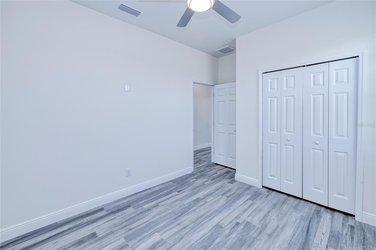 Image 11 of 48 For 4285 Oak Terrace Circle