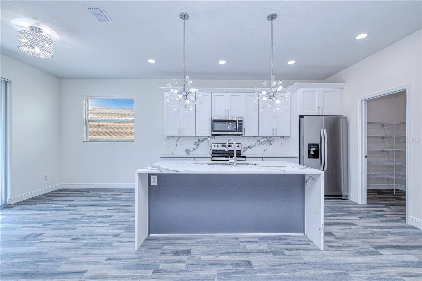 Image 19 of 48 For 4285 Oak Terrace Circle