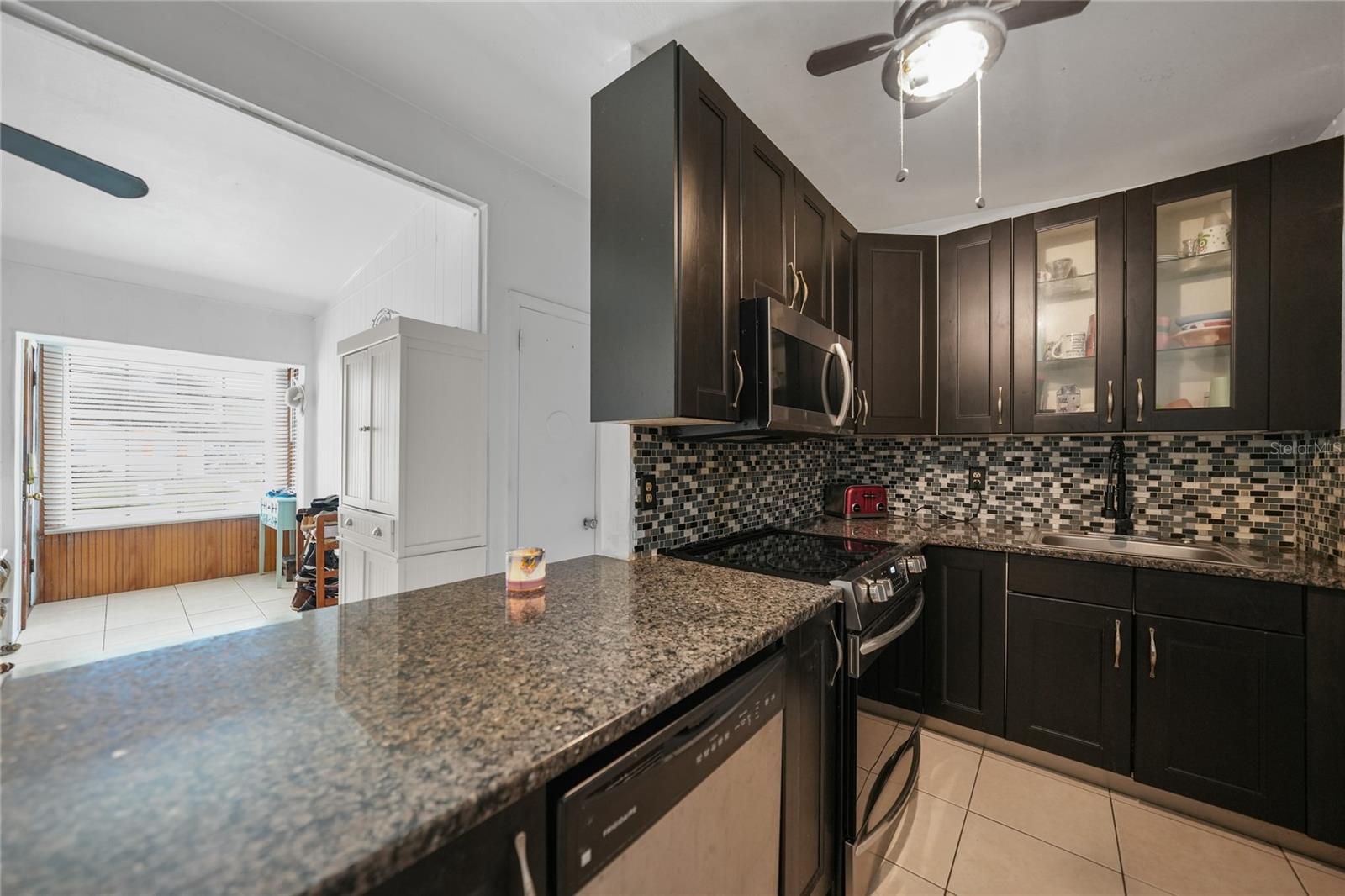 Image 12 of 38 For 2321 Dallas Street