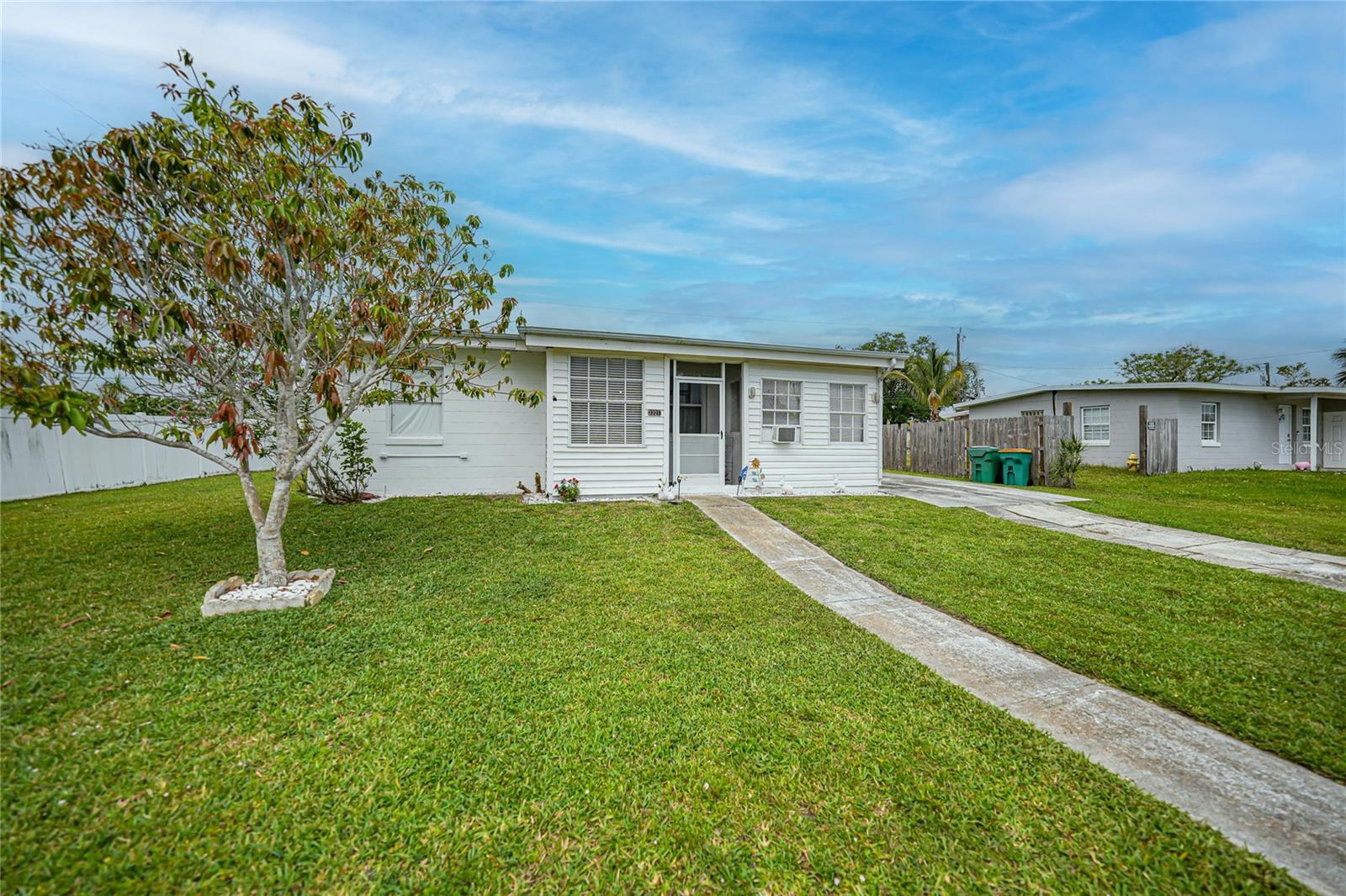 Image 2 of 38 For 2321 Dallas Street