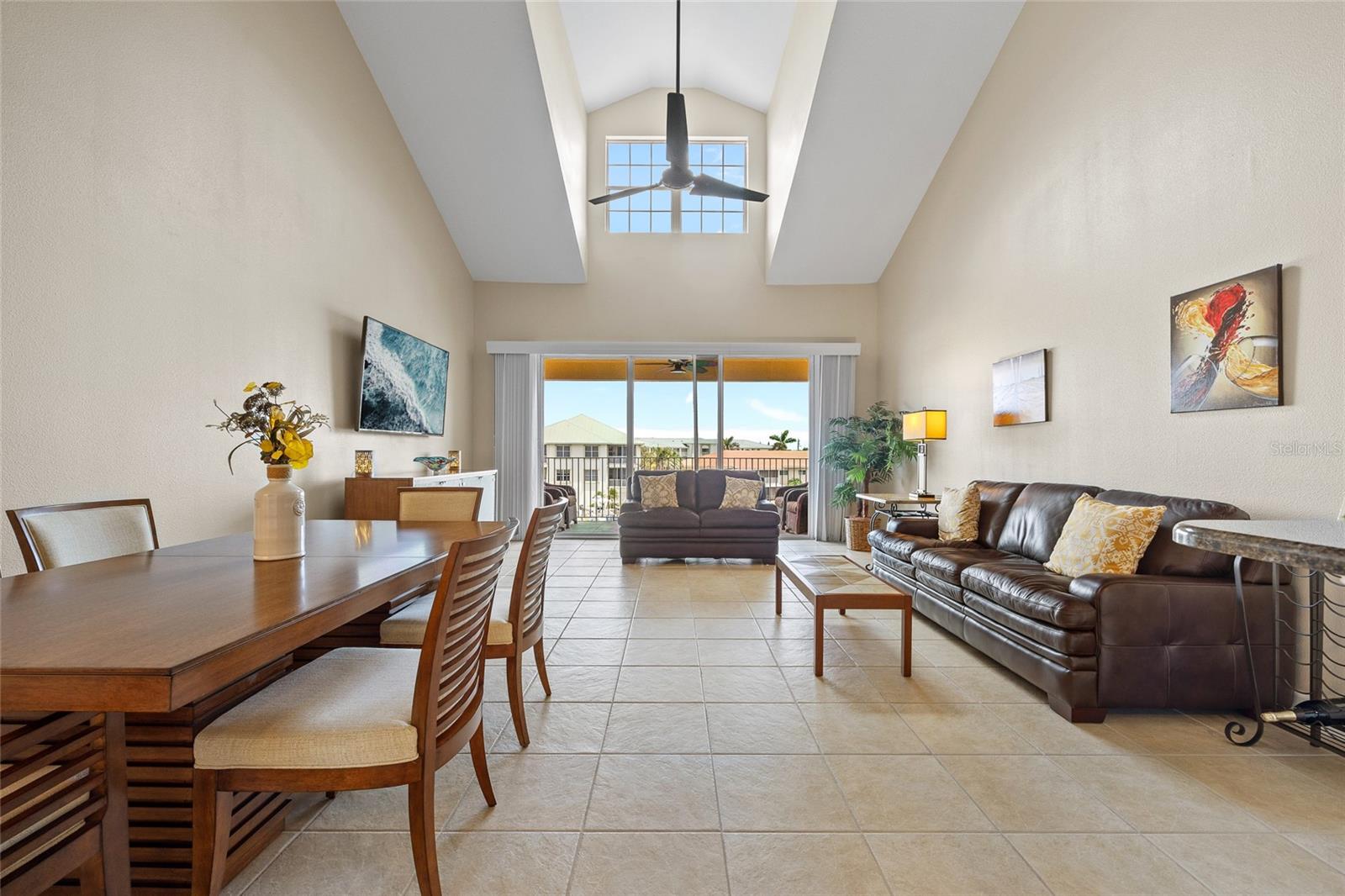 Image 12 of 51 For 1410 Park Beach Circle 113