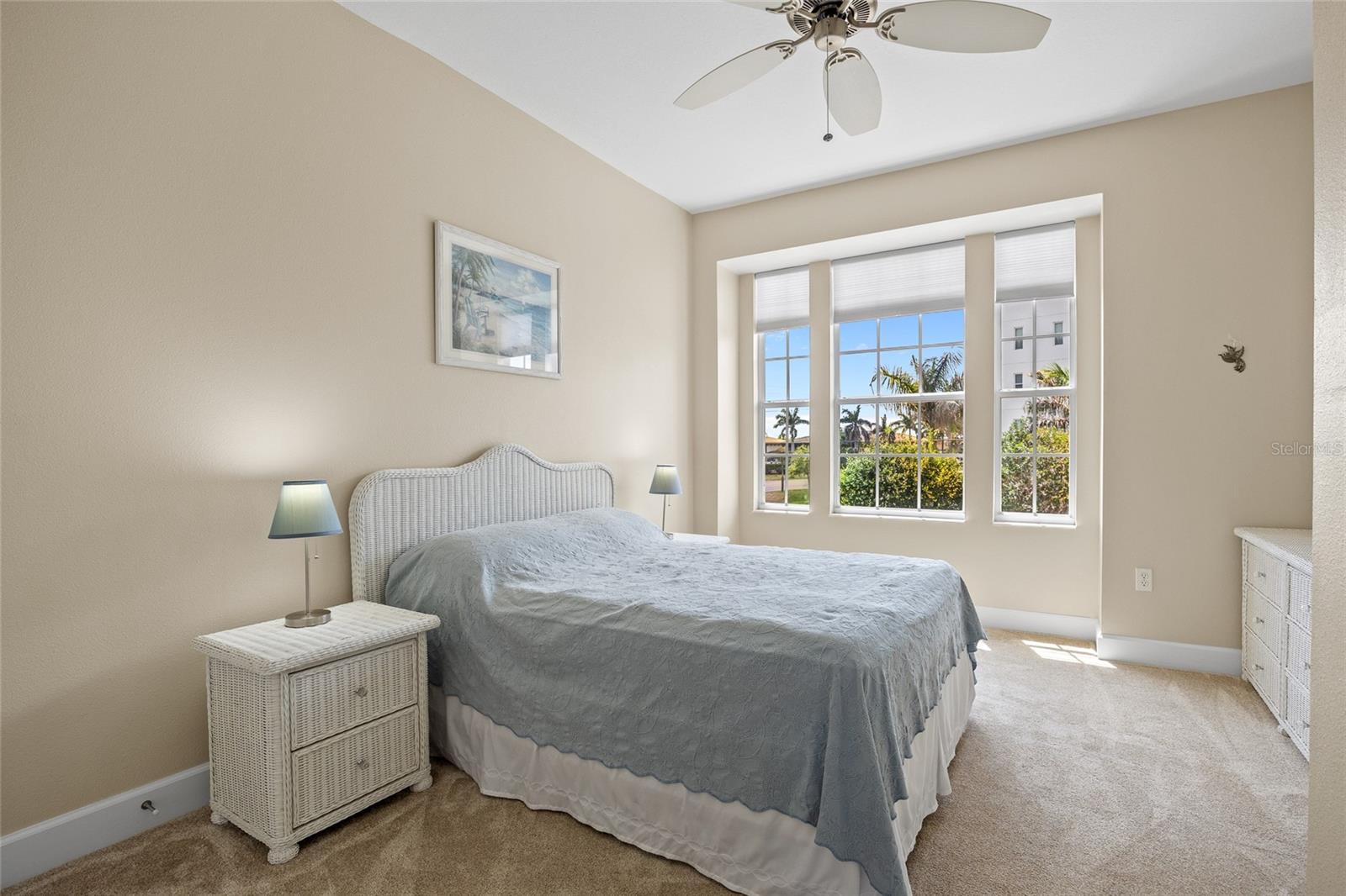 Image 33 of 51 For 1410 Park Beach Circle 113