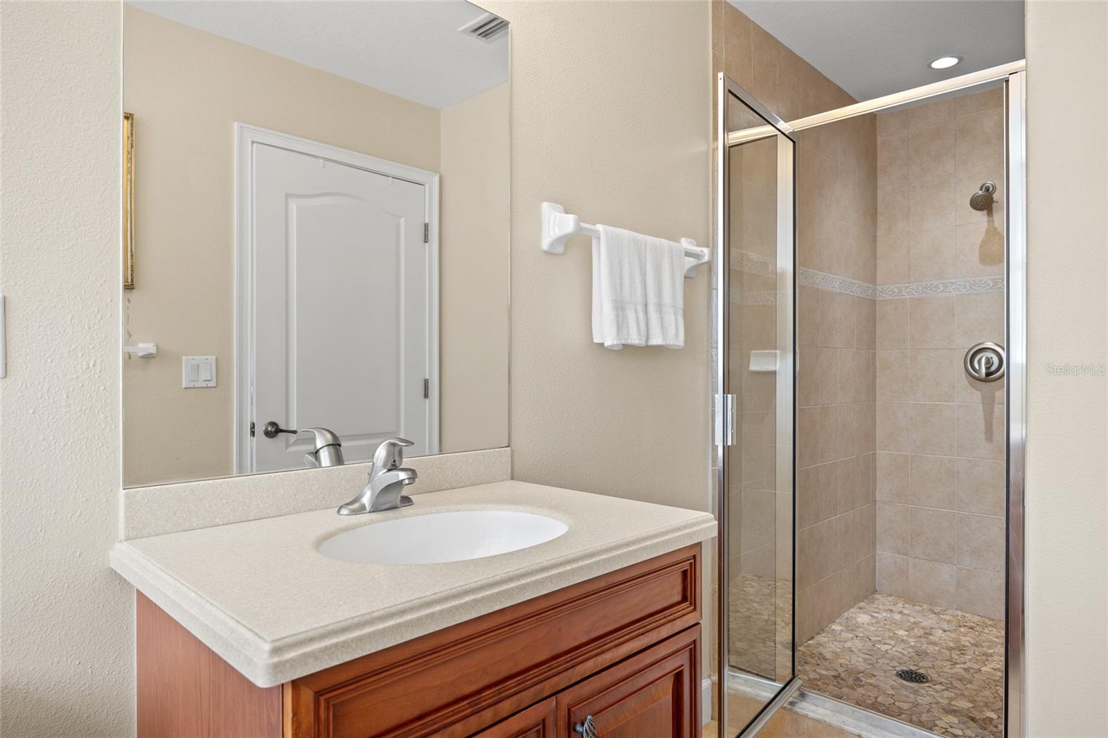 Image 35 of 51 For 1410 Park Beach Circle 113