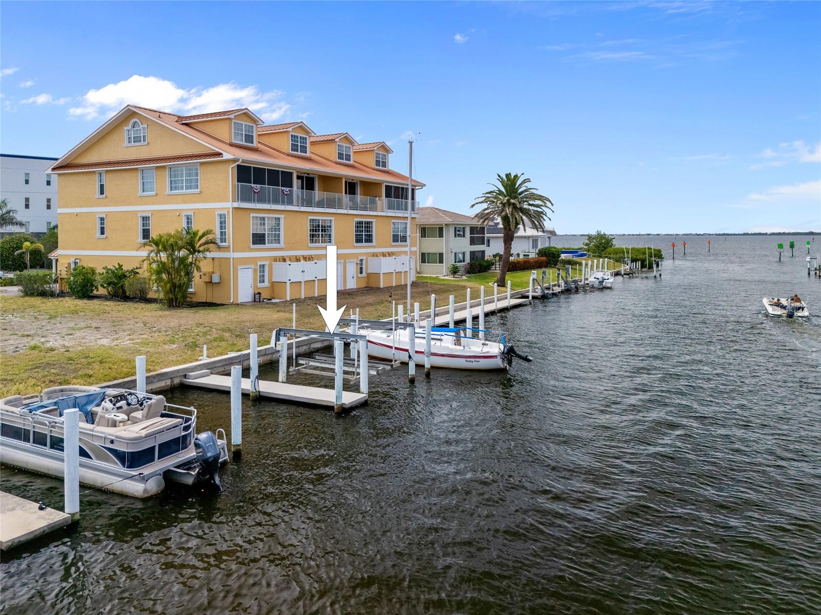 Image 4 of 51 For 1410 Park Beach Circle 113
