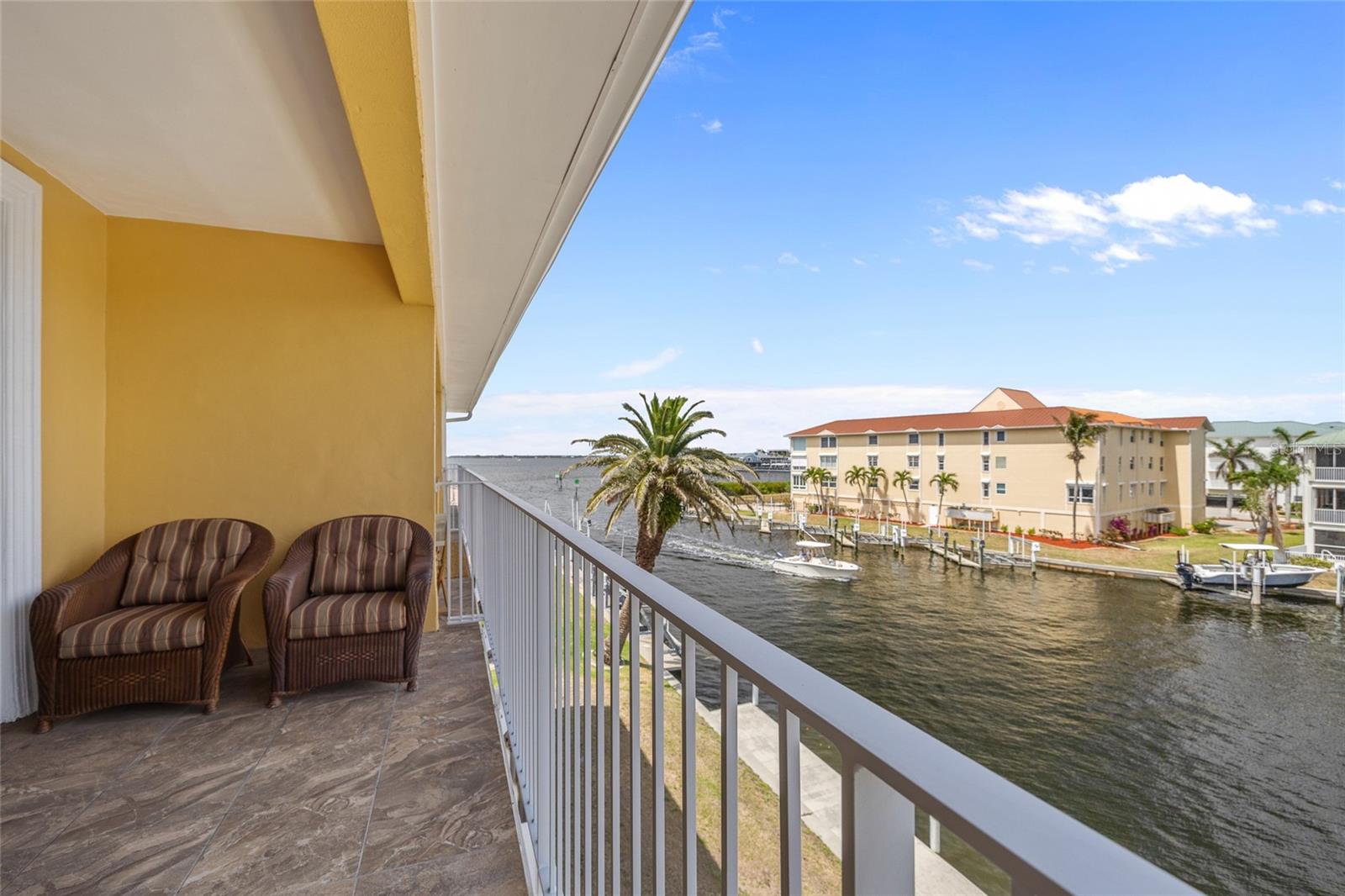 Image 40 of 51 For 1410 Park Beach Circle 113