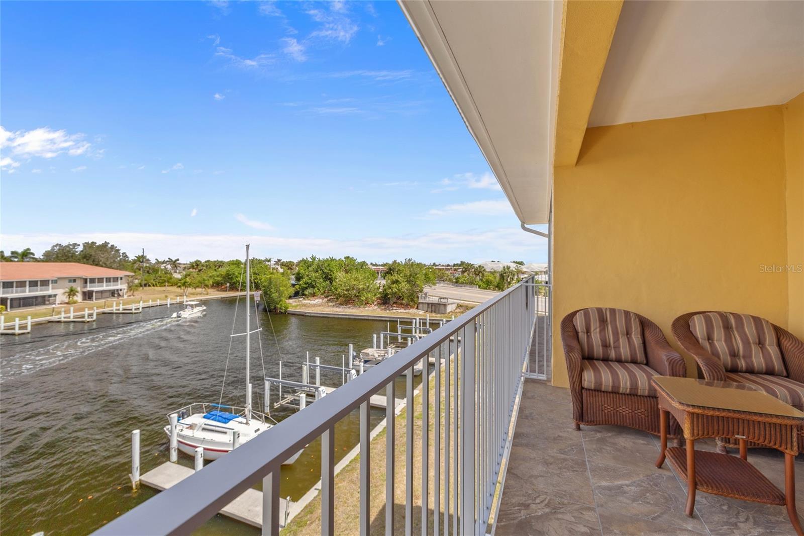 Image 41 of 51 For 1410 Park Beach Circle 113