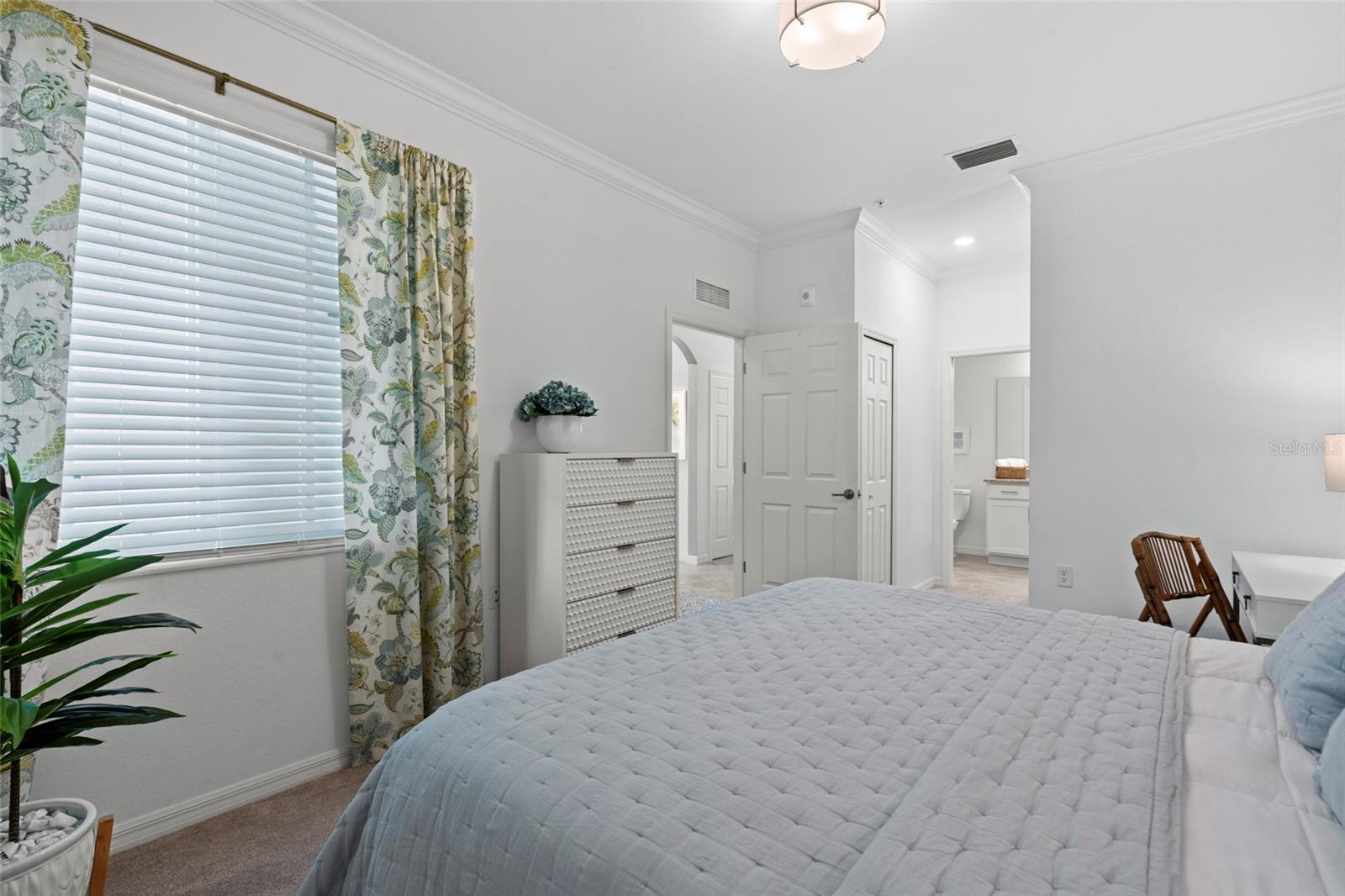 Image 18 of 61 For 14061 Heritage Landing Boulevard 445