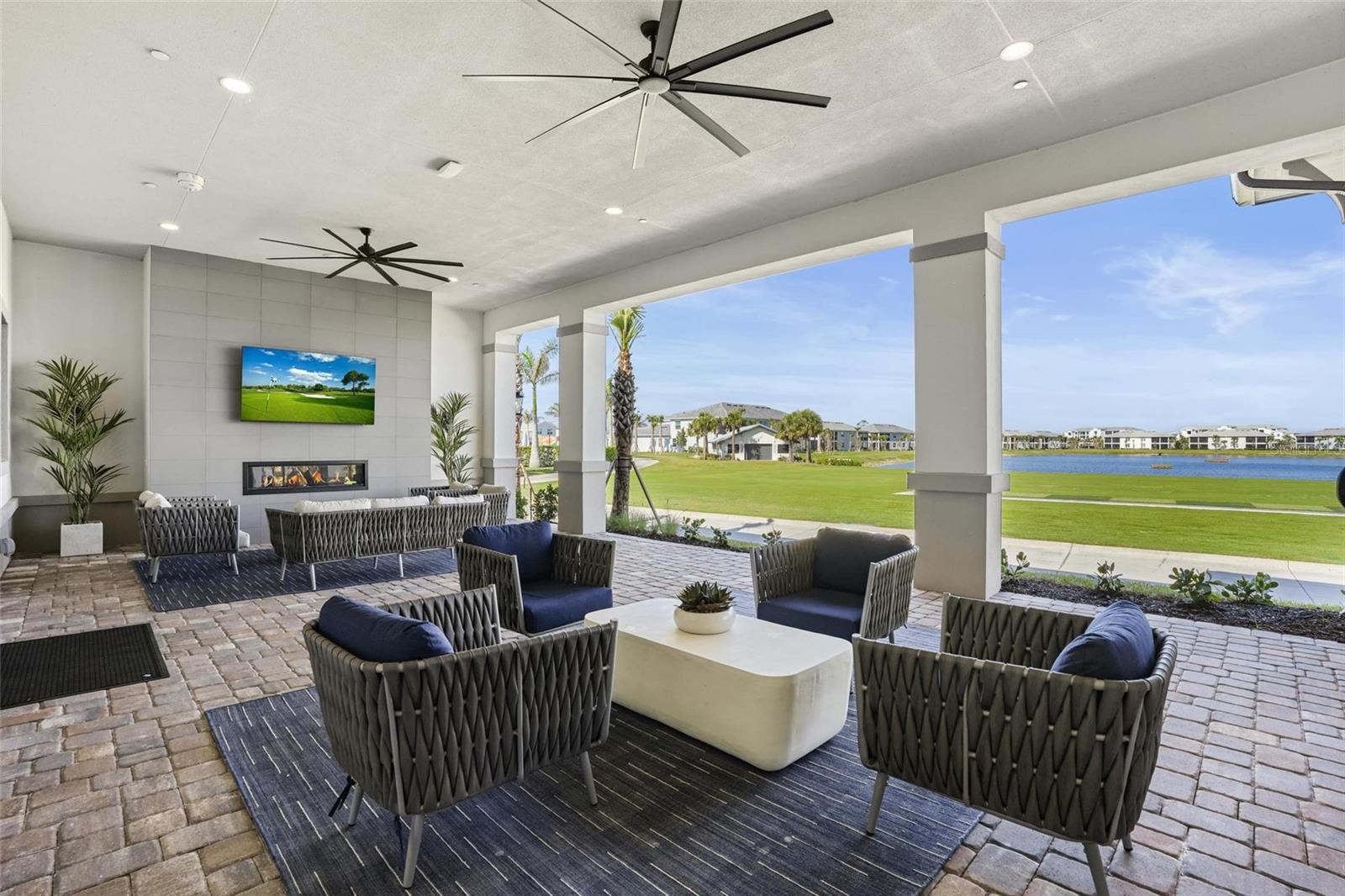 Image 42 of 61 For 14061 Heritage Landing Boulevard 445