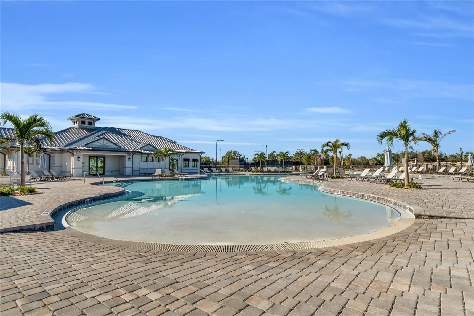 Image 46 of 61 For 14061 Heritage Landing Boulevard 445
