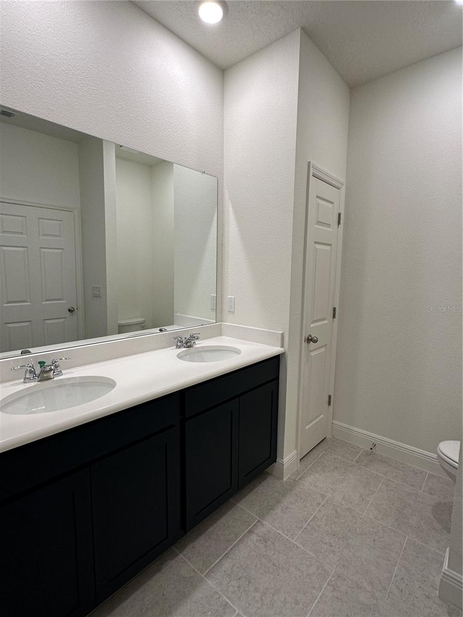 Listing photo id 12 for 9135 Lisa Terrace