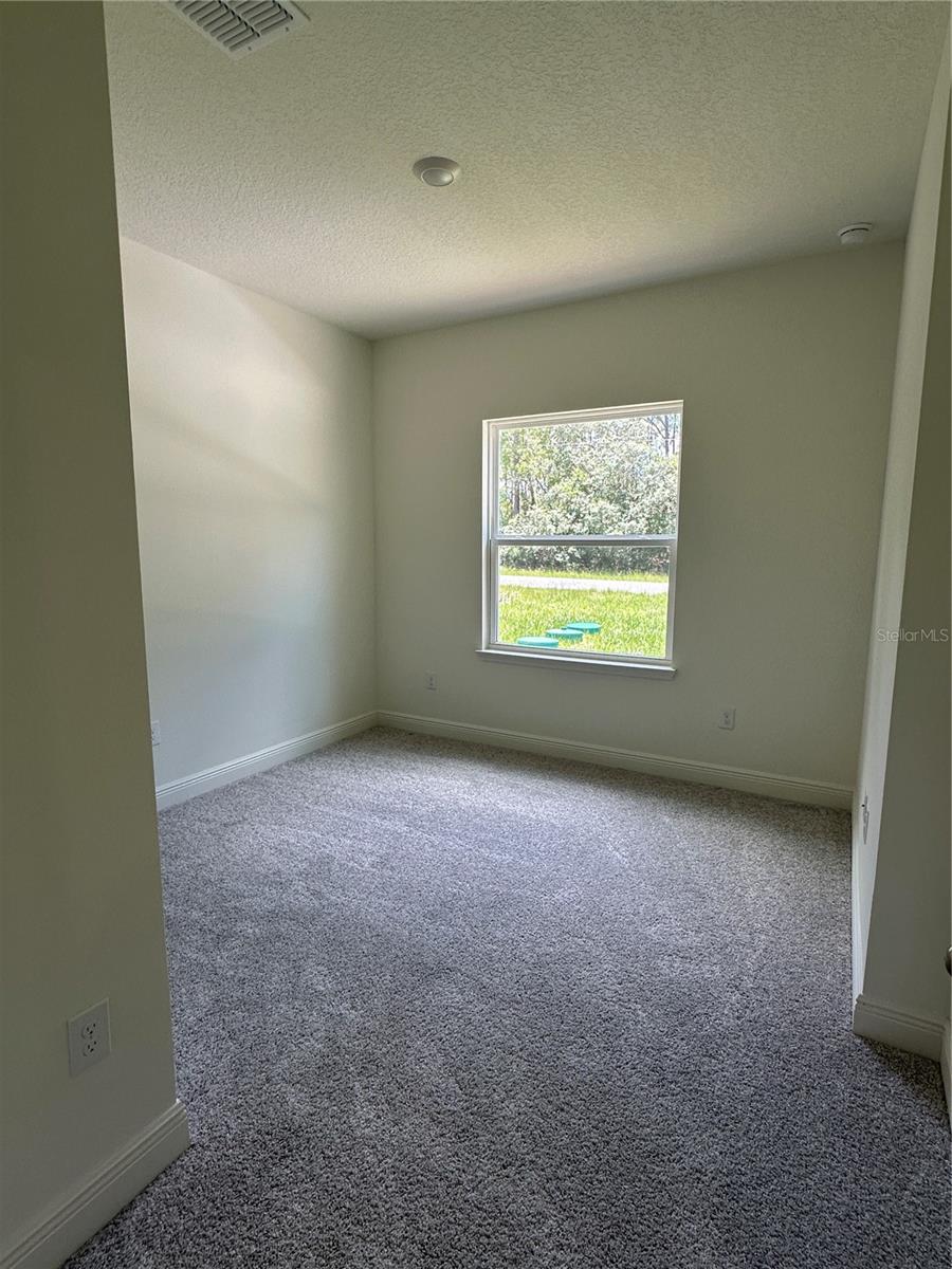 Listing photo id 2 for 9135 Lisa Terrace