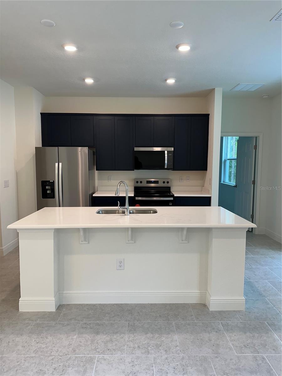 Listing photo id 5 for 9135 Lisa Terrace