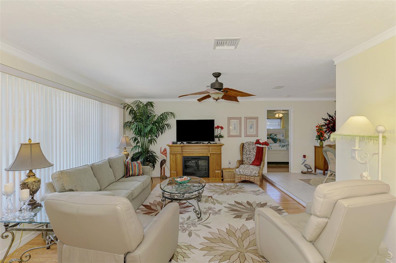 Image 10 of 67 For 142 Rotonda Circle