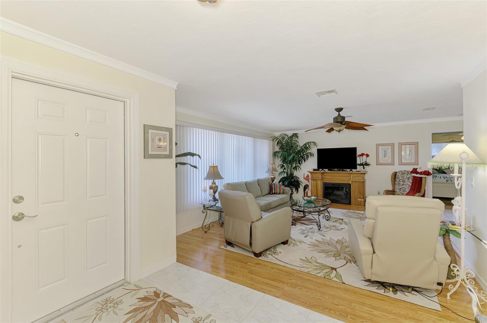 Image 8 of 67 For 142 Rotonda Circle