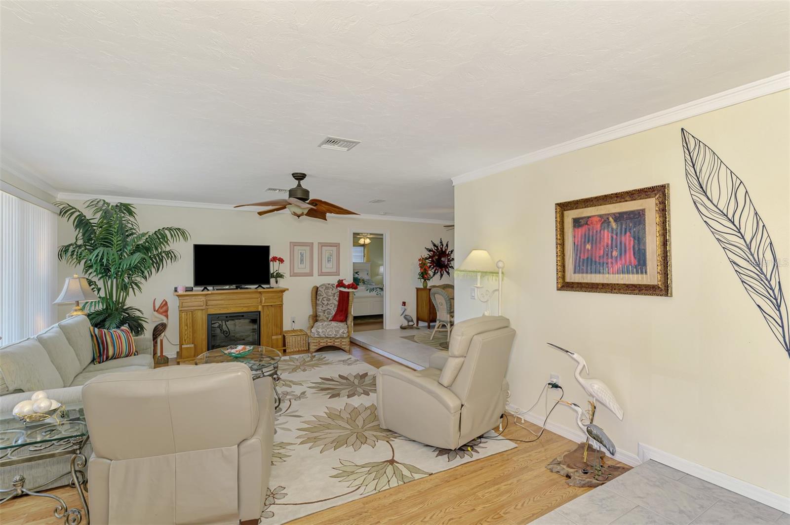 Image 9 of 67 For 142 Rotonda Circle