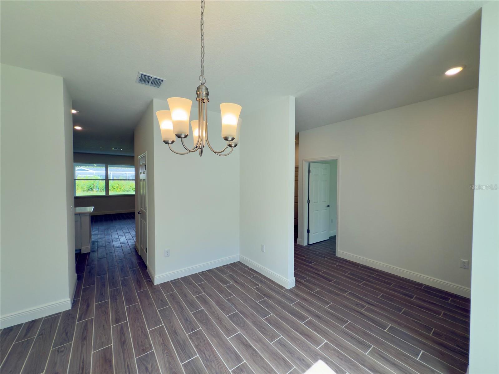 Image 10 of 22 For 8567 Golfview Drive