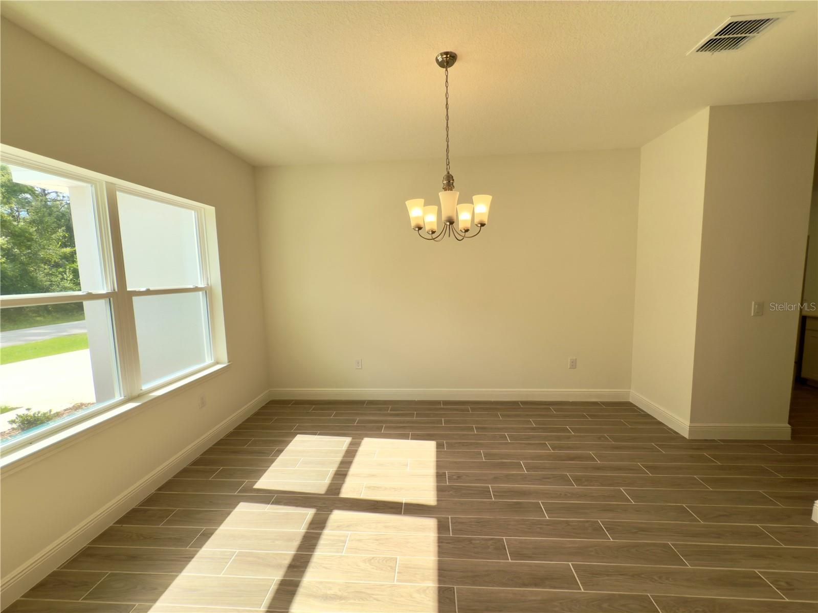 Image 11 of 22 For 8567 Golfview Drive