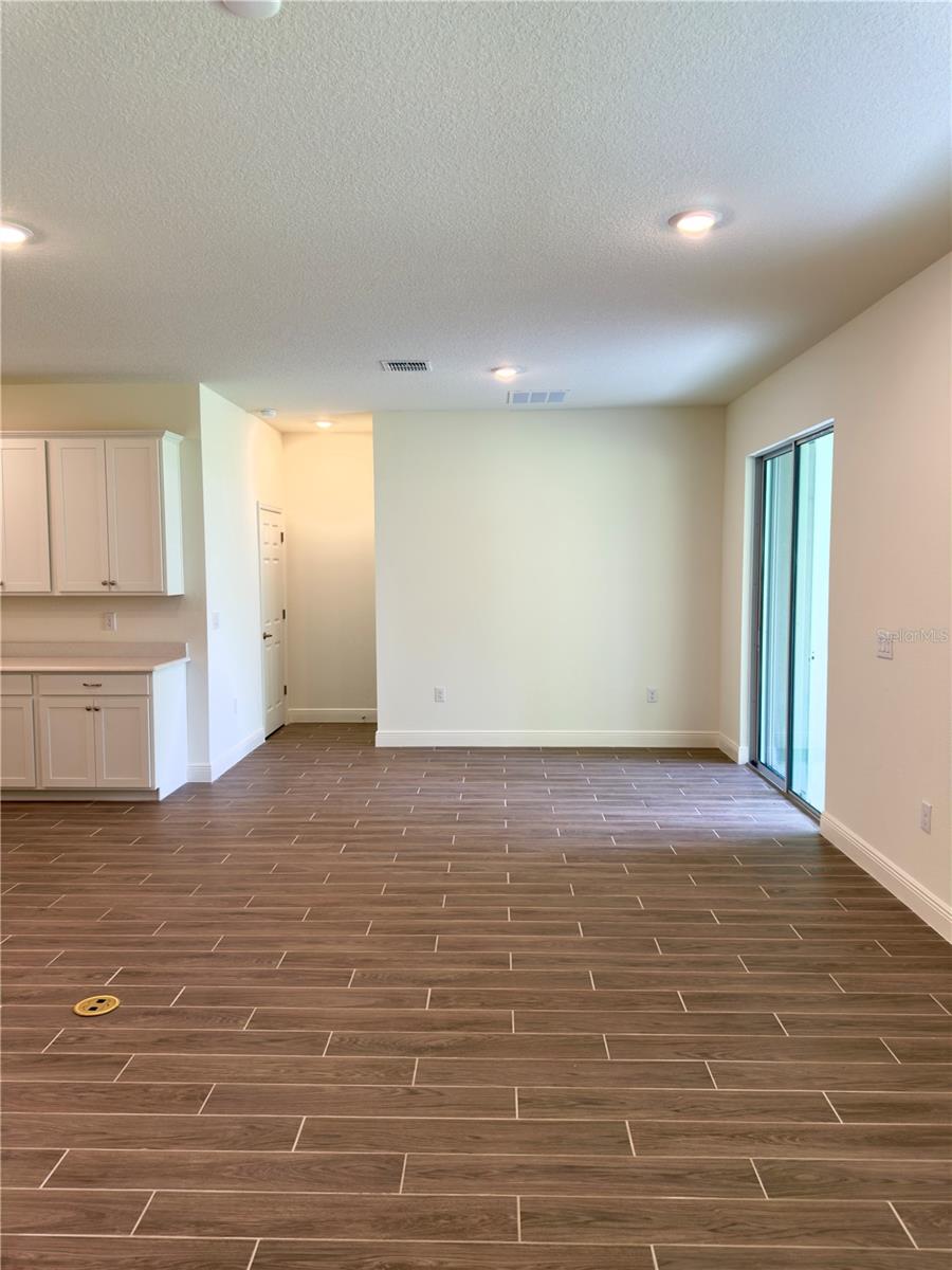 Image 12 of 22 For 8567 Golfview Drive