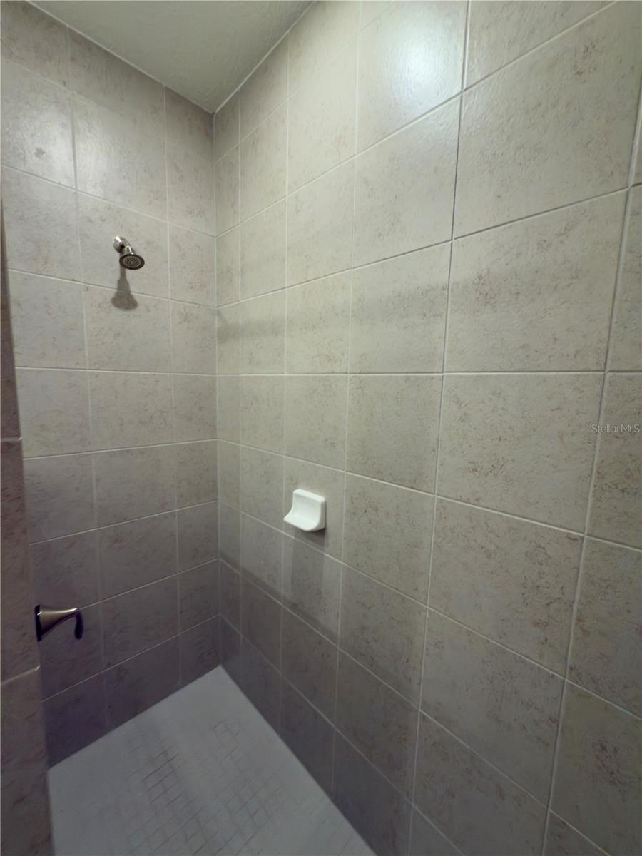 Image 16 of 22 For 8567 Golfview Drive