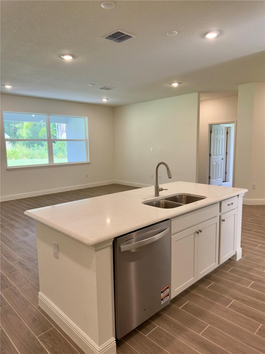 Image 5 of 22 For 8567 Golfview Drive