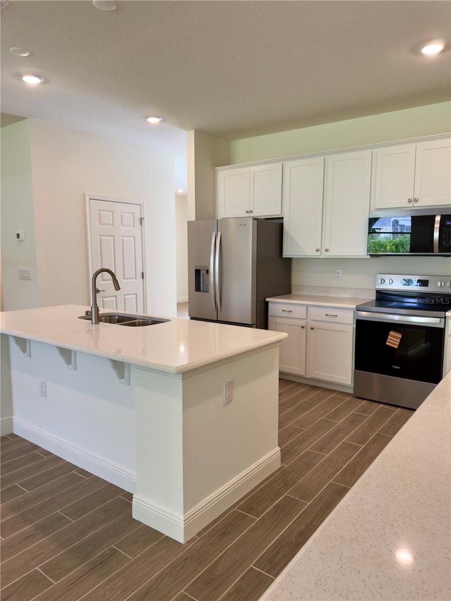 Image 7 of 22 For 8567 Golfview Drive