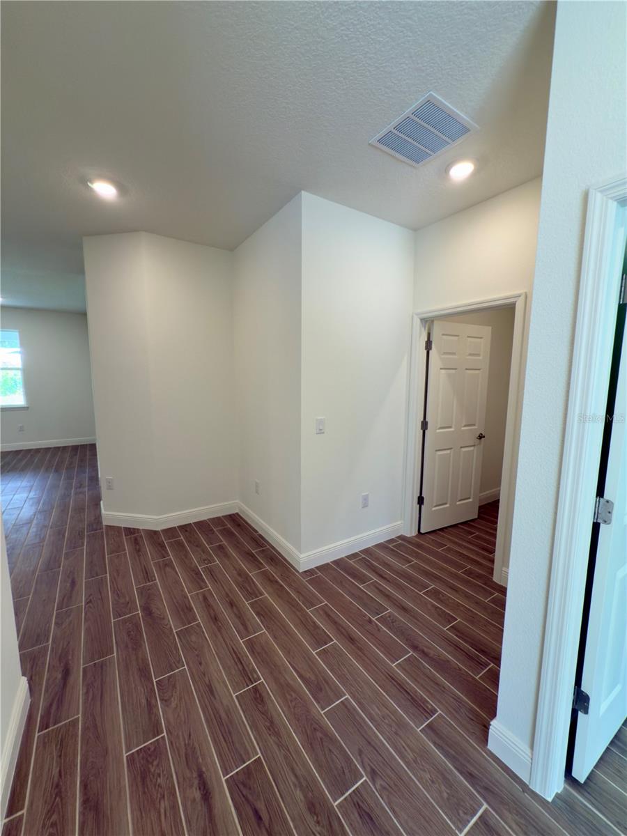 Image 8 of 22 For 8567 Golfview Drive