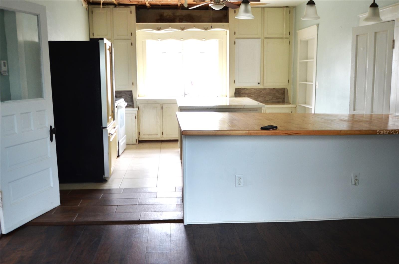 Listing photo id 8 for 214 Whidden Street