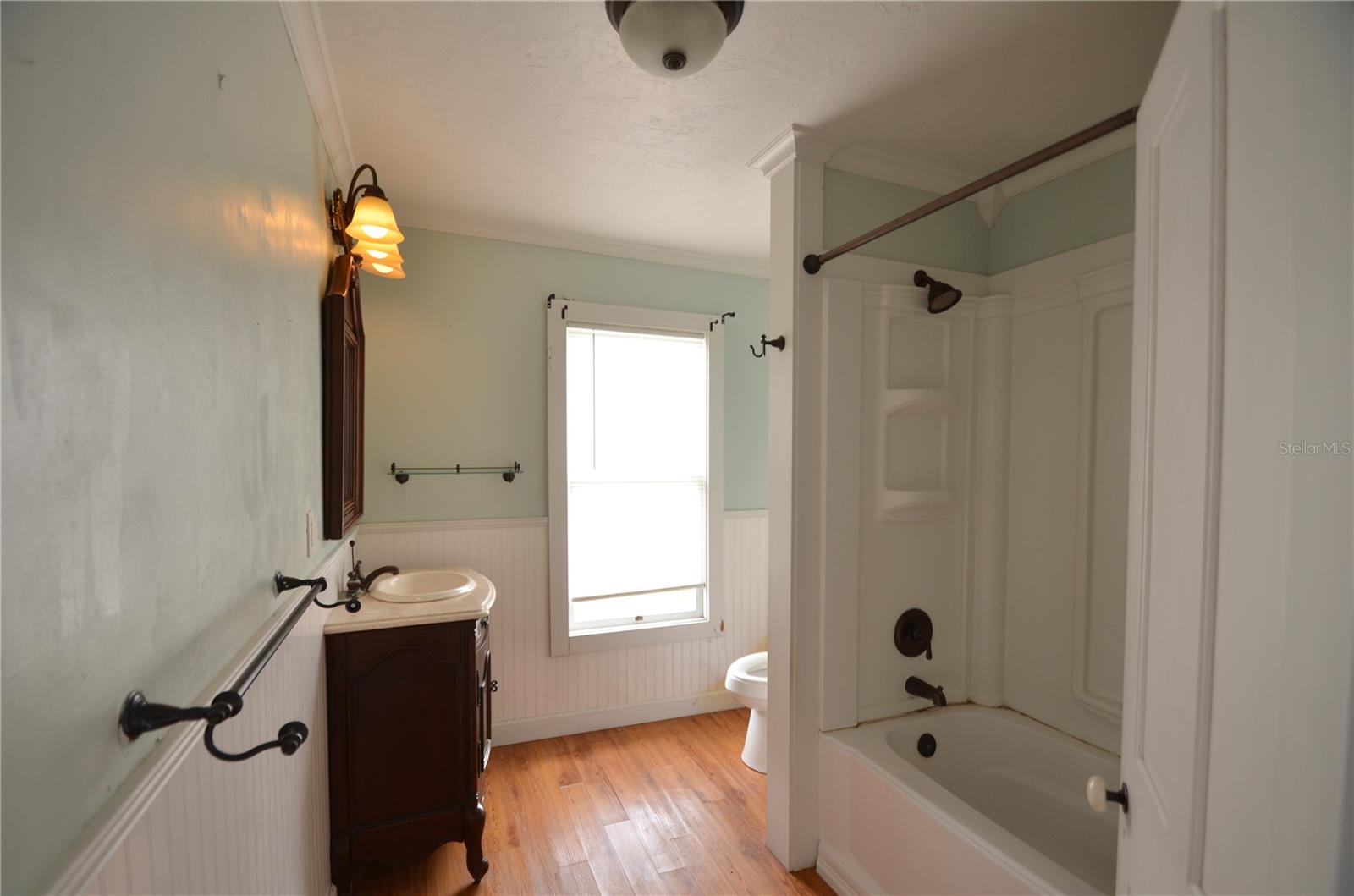 Listing photo id 12 for 214 Whidden Street