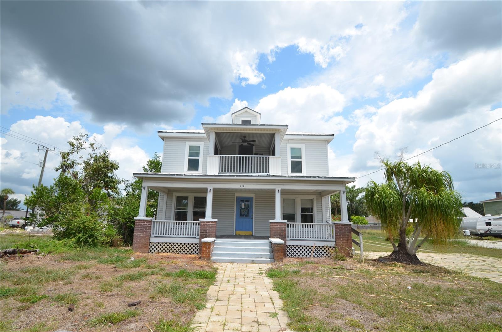 Listing photo id 0 for 214 Whidden Street
