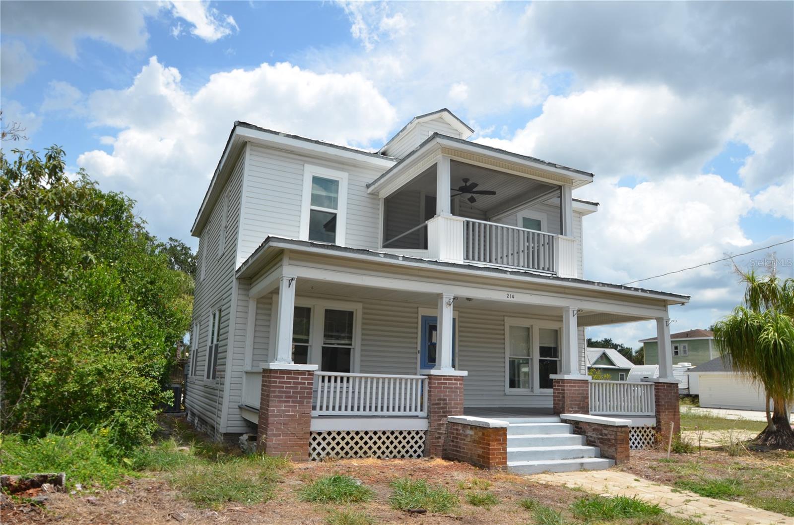 Listing photo id 1 for 214 Whidden Street