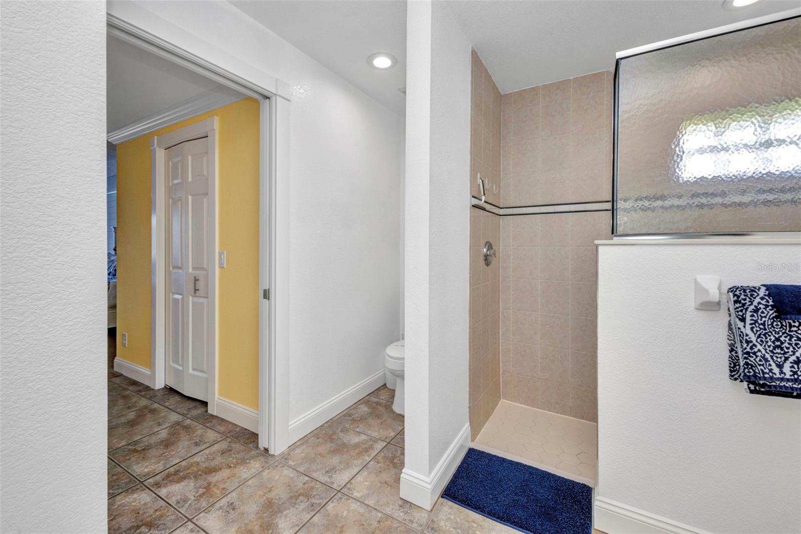 Image 12 of 93 For 474 Lomond Drive