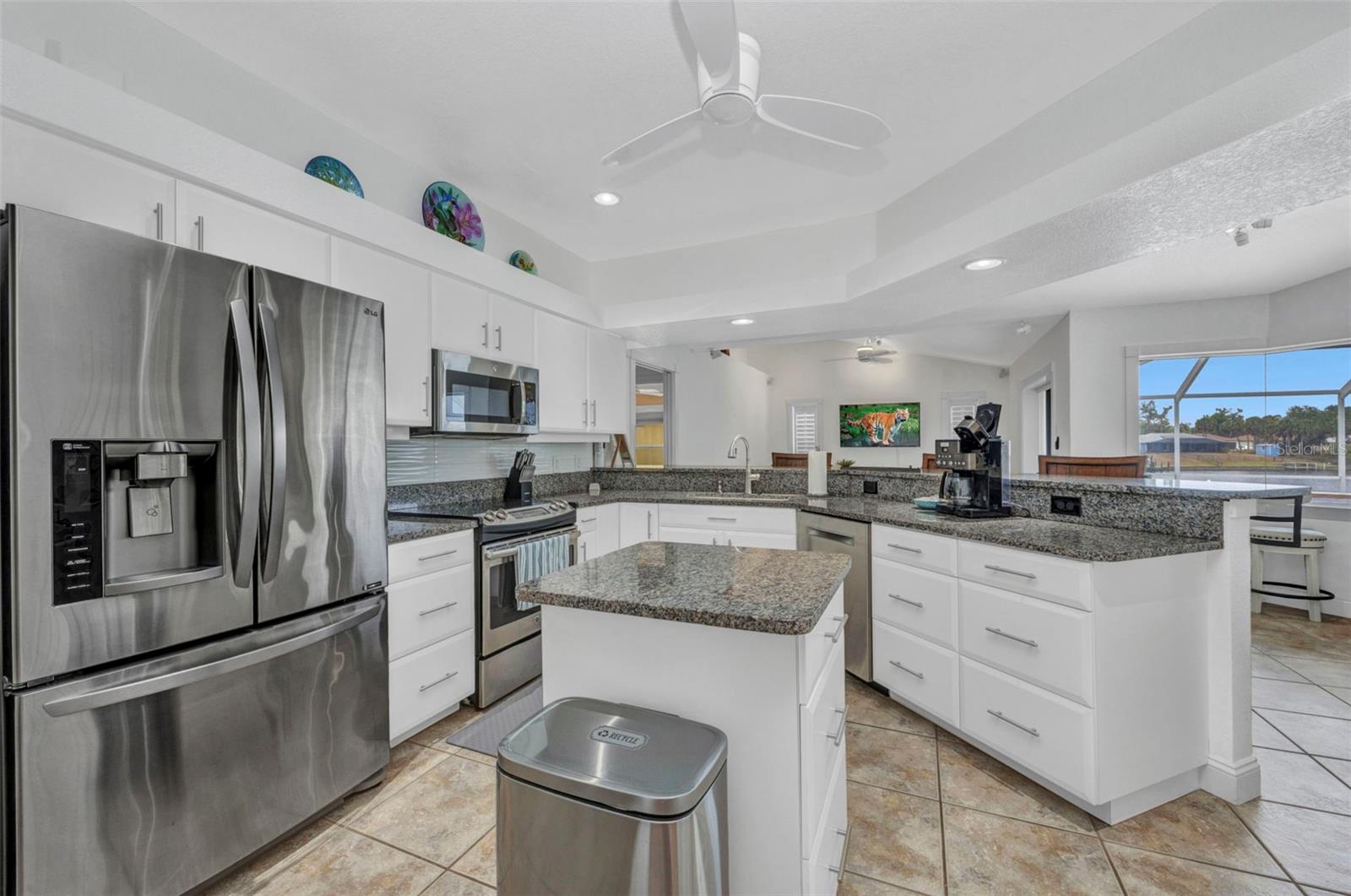 Image 19 of 93 For 474 Lomond Drive
