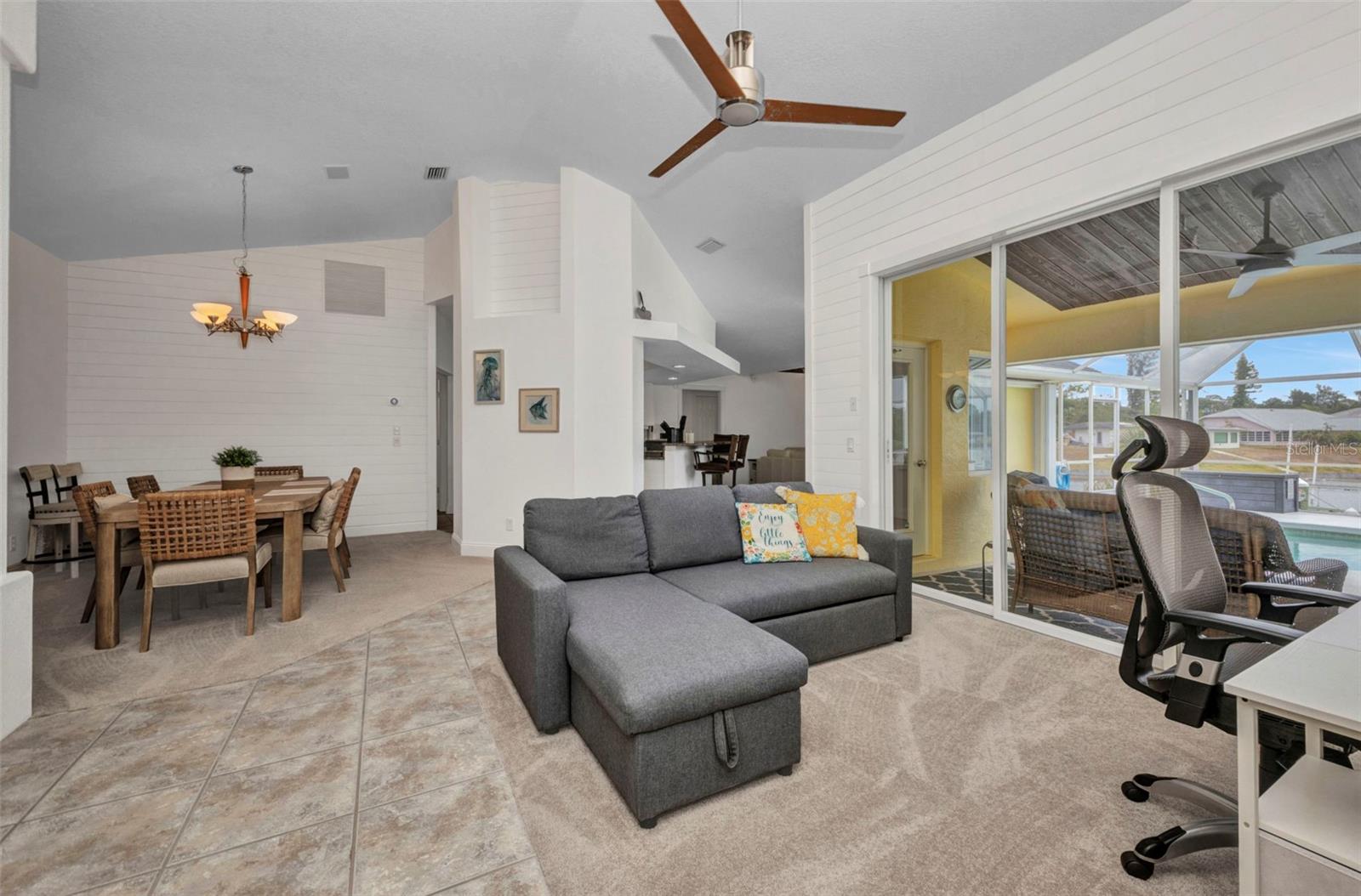 Image 38 of 93 For 474 Lomond Drive