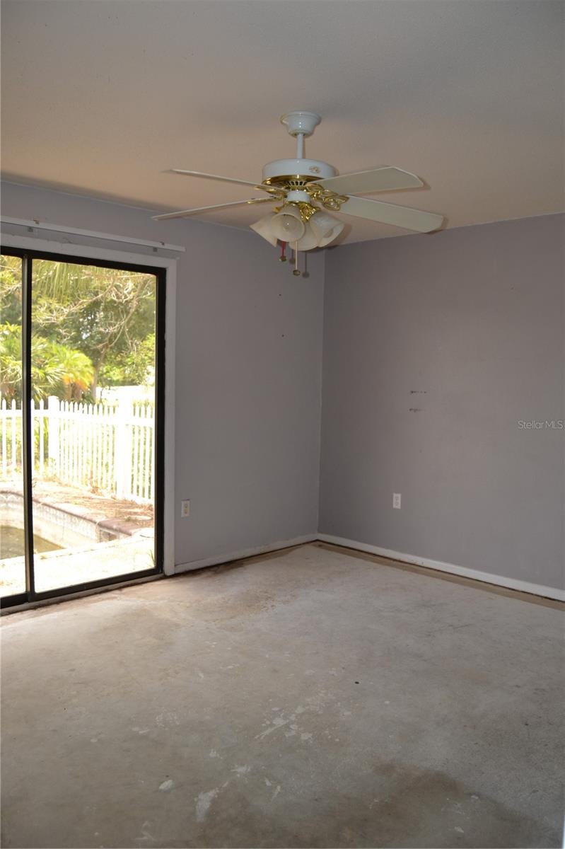 Image 8 of 28 For 21161 Knollwood Avenue