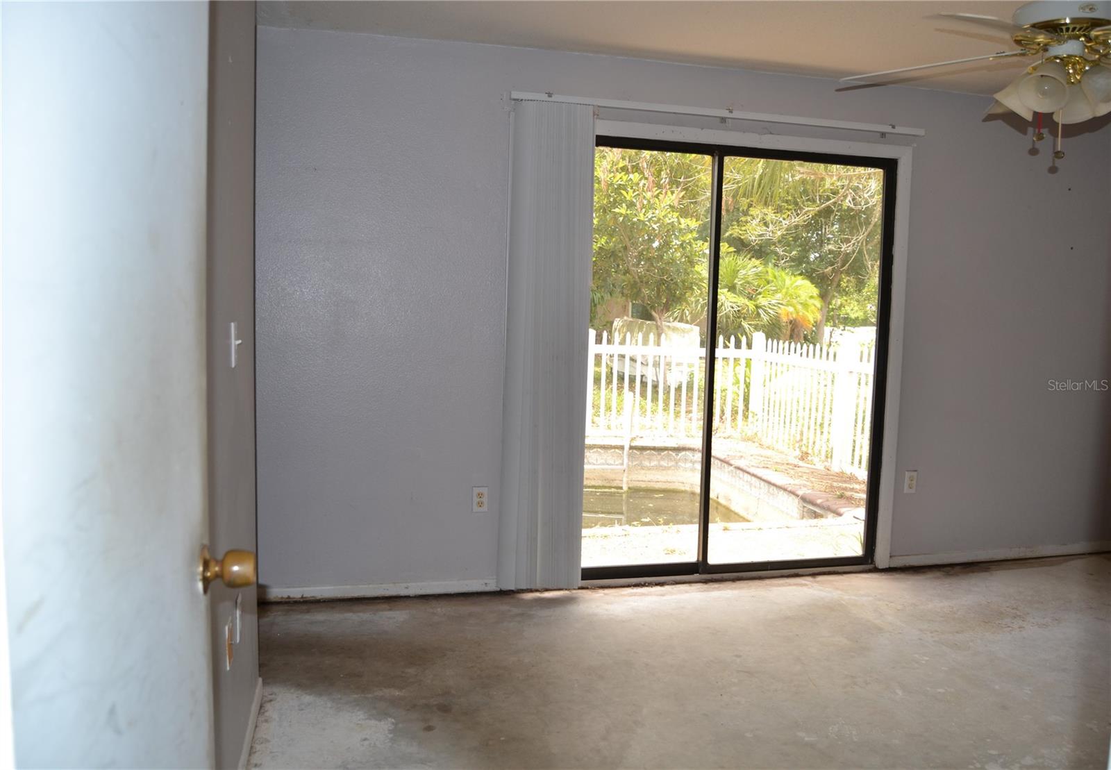 Image 9 of 28 For 21161 Knollwood Avenue