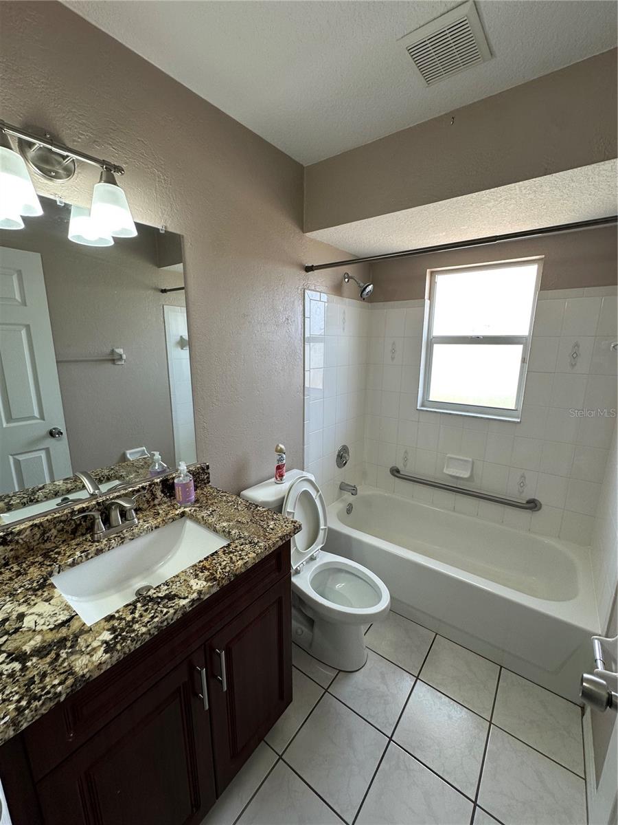 Image 14 of 27 For 16072 Galiano Court