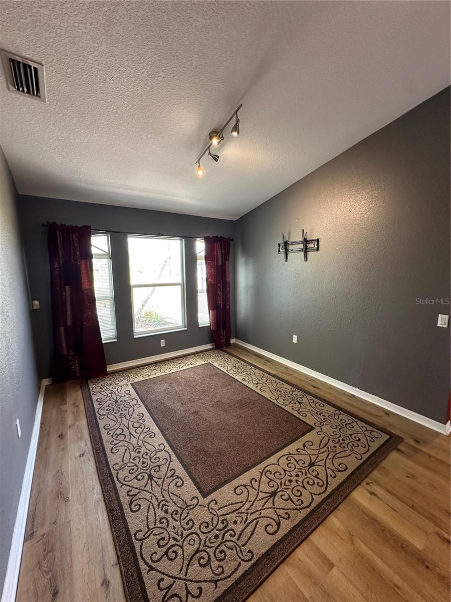 Image 15 of 27 For 16072 Galiano Court