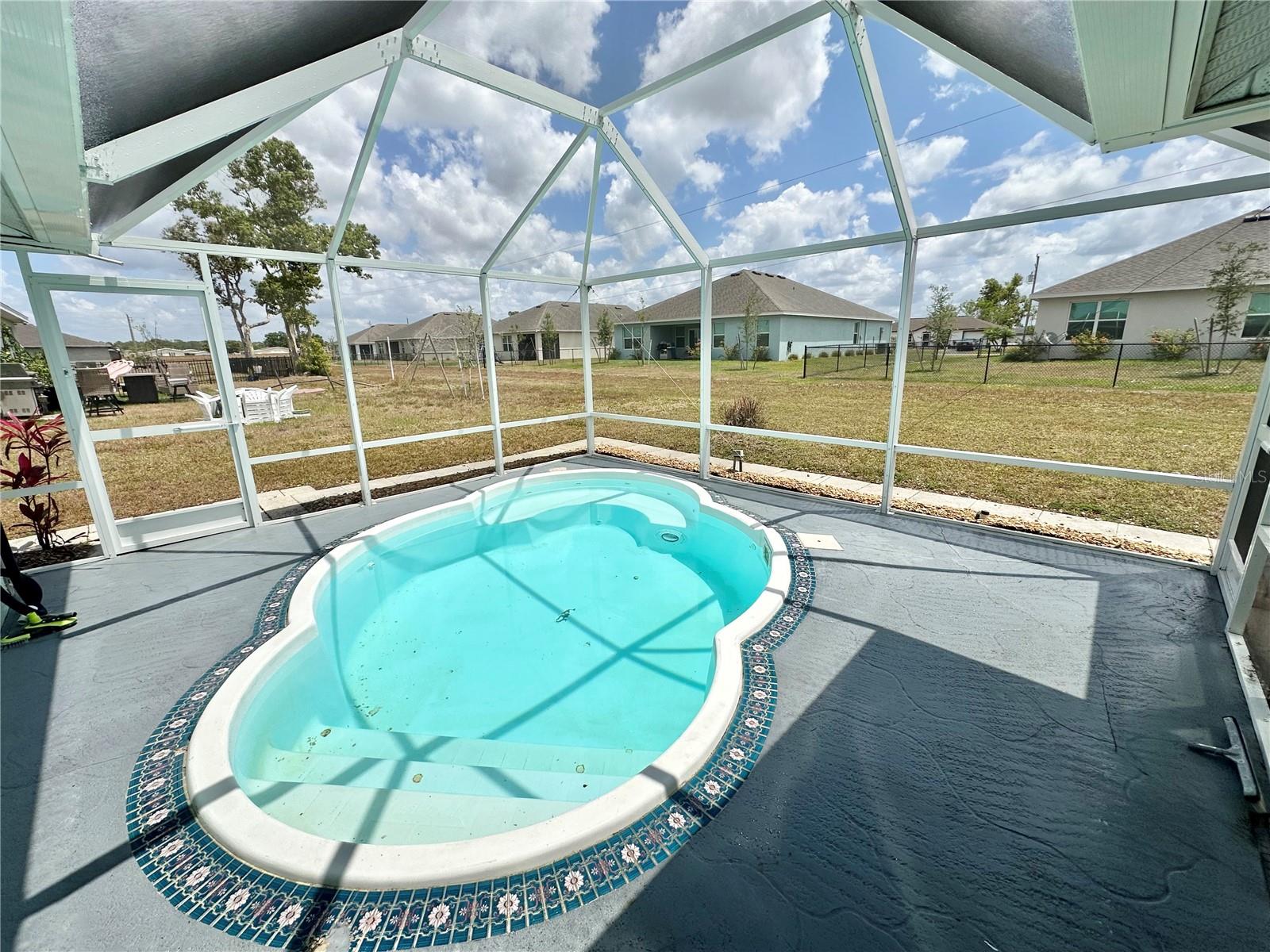 Image 24 of 27 For 16072 Galiano Court