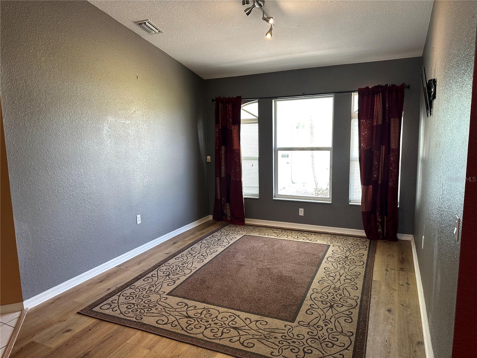 Image 4 of 27 For 16072 Galiano Court