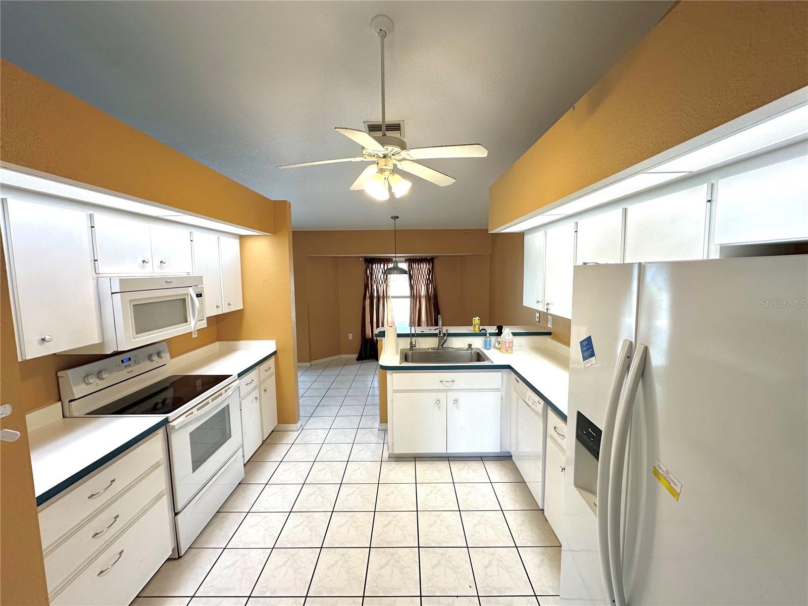 Image 5 of 27 For 16072 Galiano Court