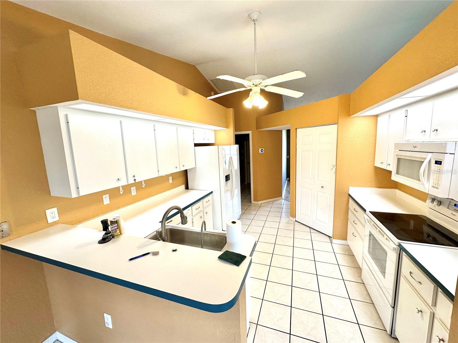 Image 6 of 27 For 16072 Galiano Court