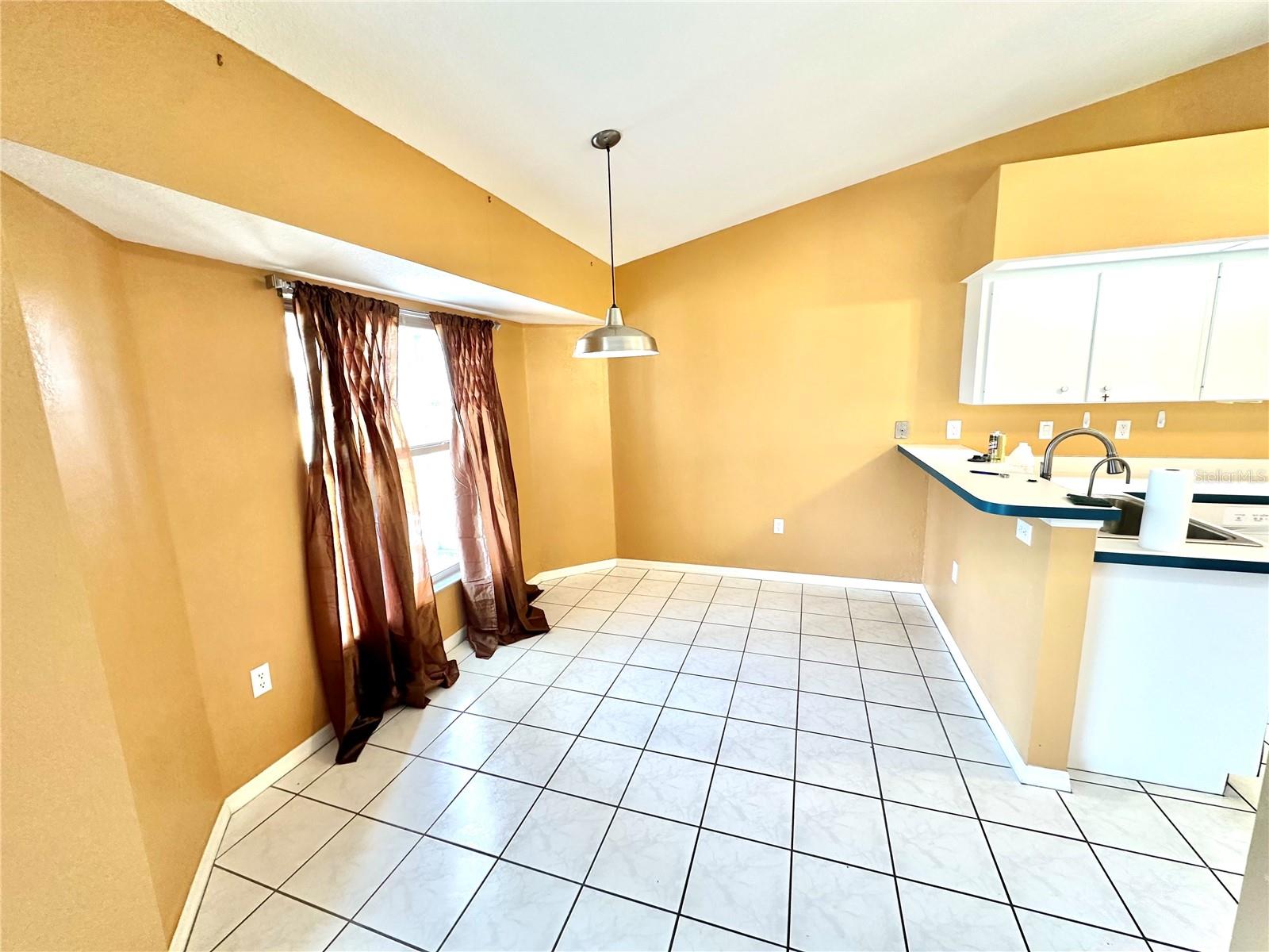 Image 7 of 27 For 16072 Galiano Court