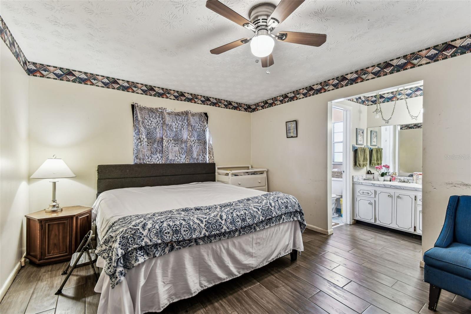 Image 14 of 37 For 6171 Hill View Court
