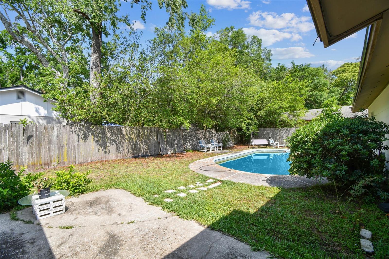 Image 21 of 37 For 6171 Hill View Court