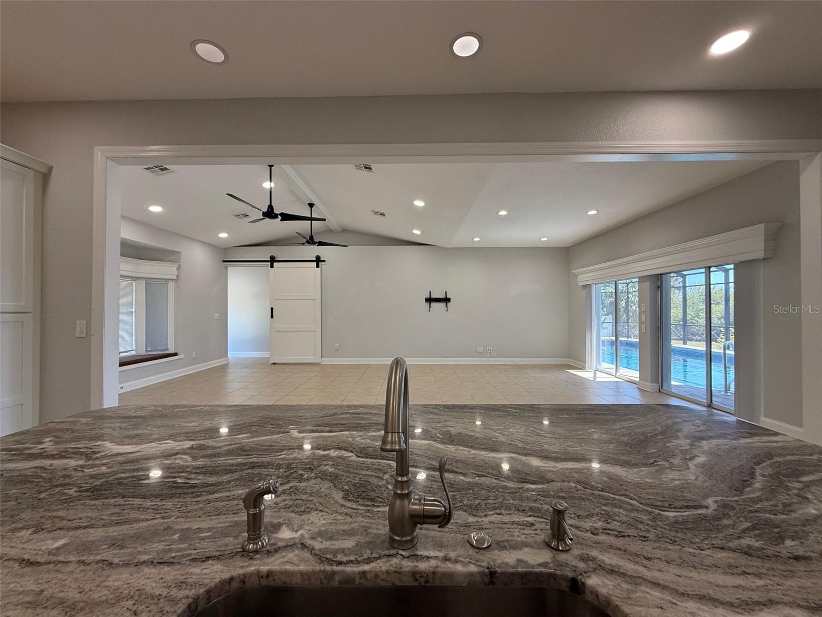 Image 13 of 46 For 17380 Bayharbor Circle