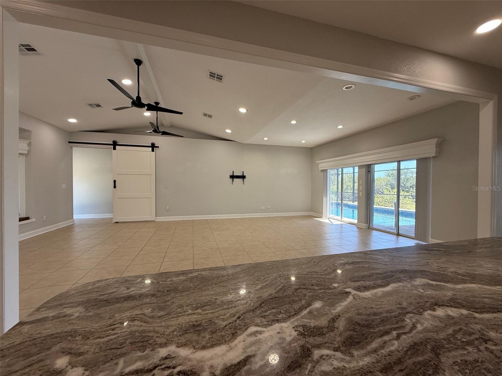 Image 15 of 46 For 17380 Bayharbor Circle